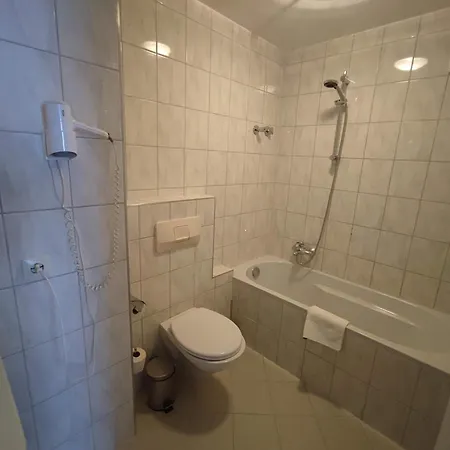 Schiff Nocleg ze śniadaniem Rastatt