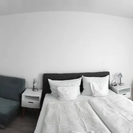 Schiff Nocleg ze śniadaniem